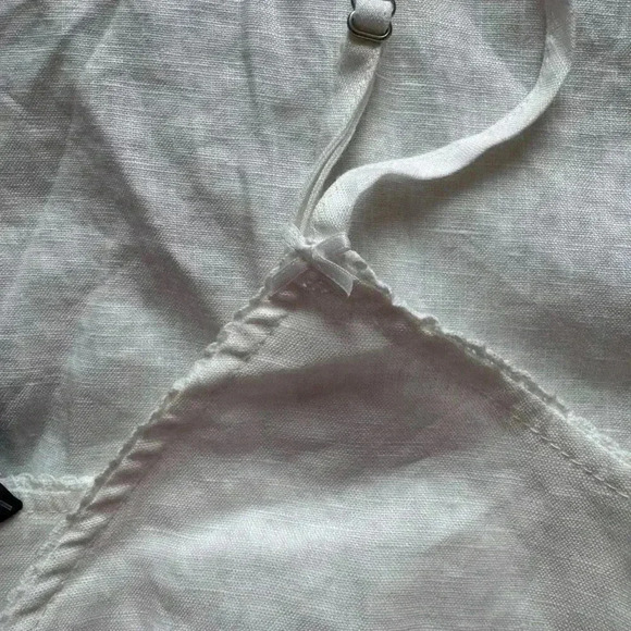 NWT Women's Brandy Melville White Sleeveless Top Tie Back Bows Tank Top Size OS - Picture 2 of 3